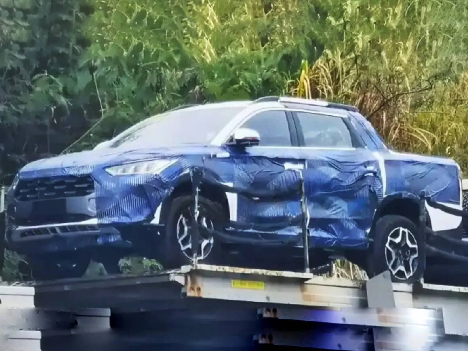 Vazou! Veja primeiras imagens da picape média da BYD 