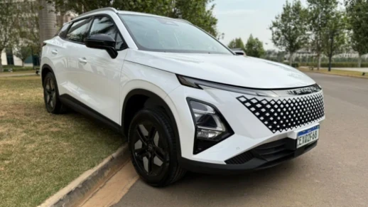 Omoda lança os modelos 5 híbrido e 7 PHEV no Brasil; veja os preços 