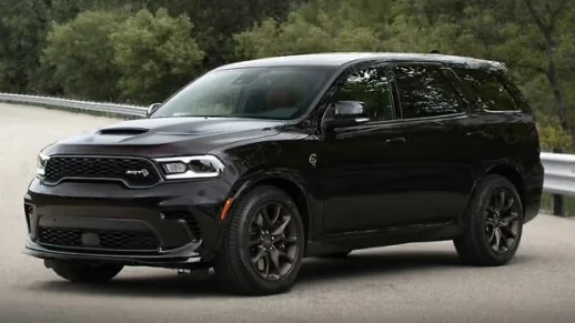 Jeep interrompe forte queda nos EUA após recuar na eletrificação 