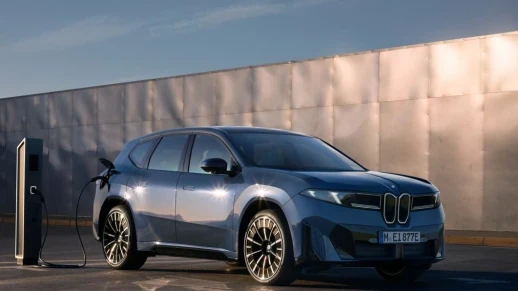 Nova geração do BMW iX3 chega ainda este ano ao Brasil 
