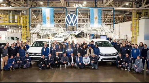Saindo de linha para nova geração, Amarok chega a 800 mil unidades produzidas