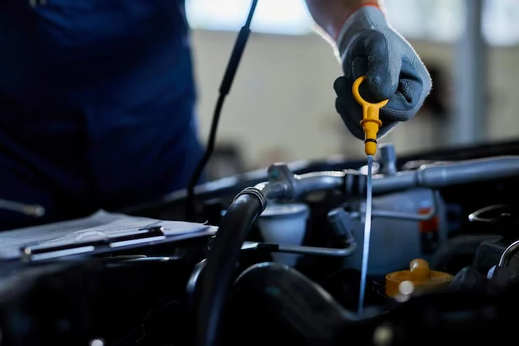 Por que não se deve misturar tipos de óleo de carro?