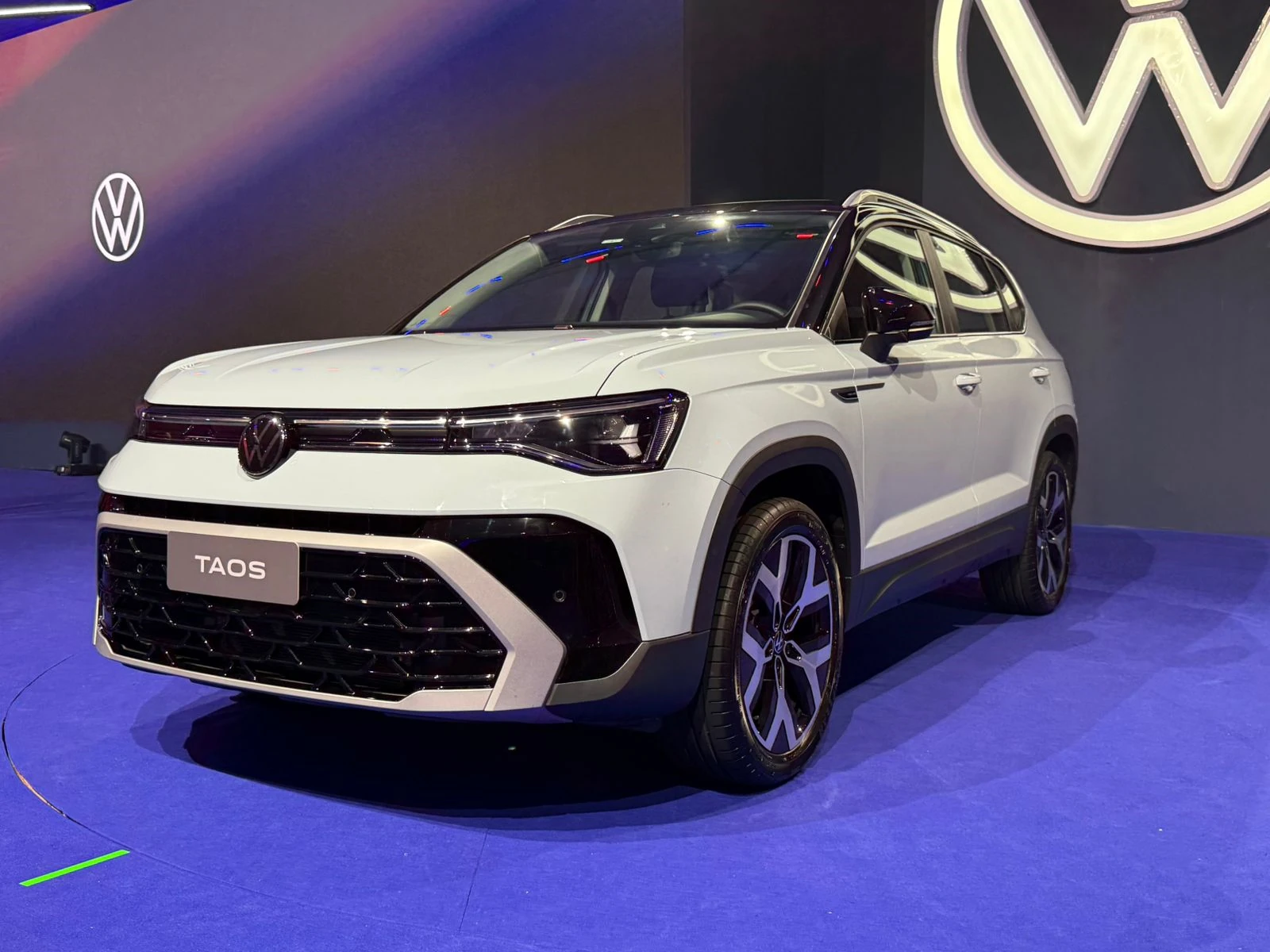 Volkswagen mostra novo Taos: novo estilo e mesmo motor 1.4
