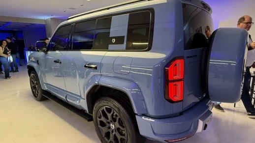 BYD lança marca de luxo Denza e terá 3 produtos no Brasil 