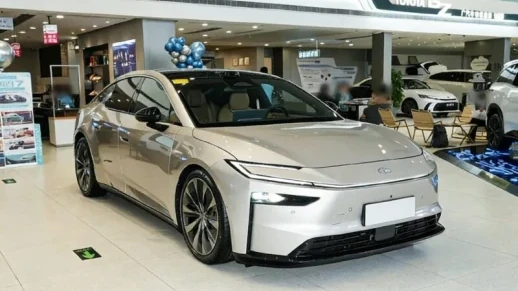 Corolla chinês impressiona pelo porte e já está a caminho das lojas