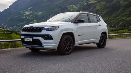 Jeep Compass Blackhawk 2.0 turbo ganha motor flex 