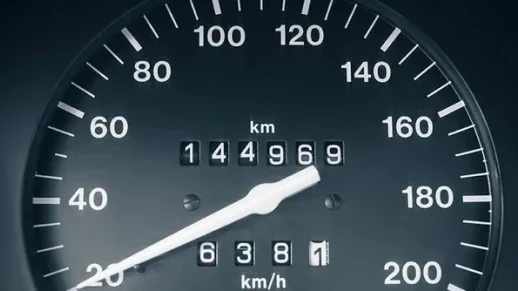 Como evitar o golpe da quilometragem adulterada ao comprar carro usado?