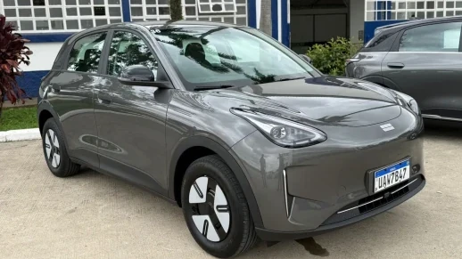 Elétricos mais vendidos: BYD mantém liderança mas Geely é ameaça 