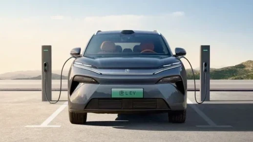 BYD anuncia supercaregador e cargas em 5 minutos 