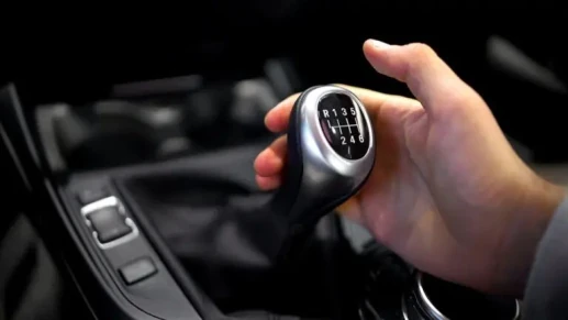 Deve-se trocar o óleo do câmbio manual do carro? E o câmbio automático?