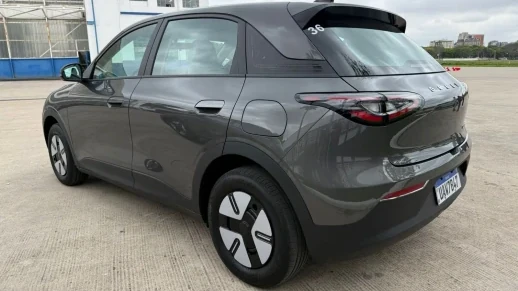 Vendendo mais de mil unidades por mês, Geely EX2 fica mais caro 