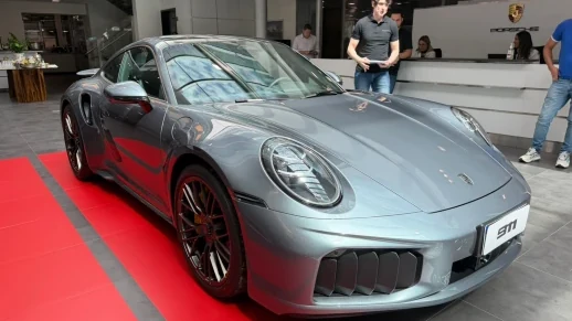 Novo Porsche 911 Turbo S 2026 estreia com inédita turbina elétrica 