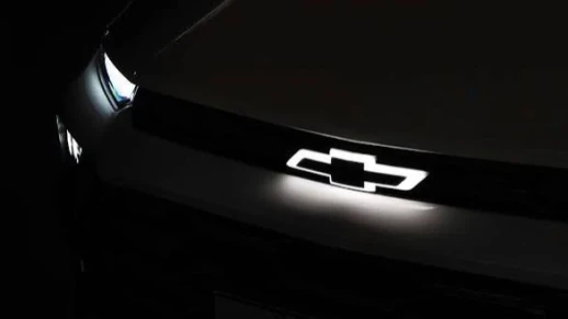 Chevrolet Sonic terá logotipo iluminado: veja imagens finais 