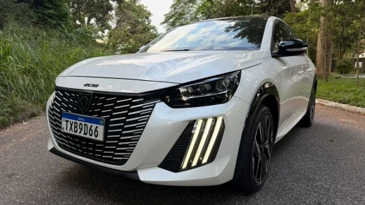 Peugeot 208 GT Hybrid: teste completo com hatch esportivo 