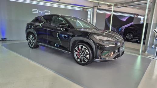 BYD lança Sealion 7: SUV mira alemães de entrada com 531cv 