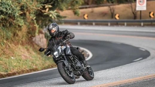 Honda CB500 Hornet ganha nova cor cinza 