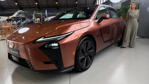 Lexus ES 350h estreia contra Audi A5 e BMW Série 5 no país 