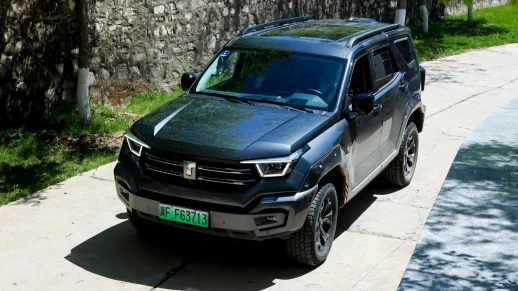 GWM confirma Tank 400 4x4 no Brasil: chega em 2027