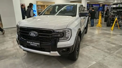 Ford apresenta Ranger híbrida plugin e versão Tremor na Argentina 