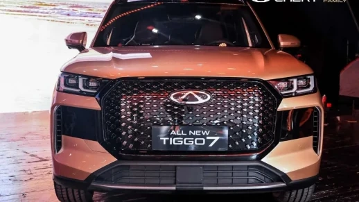 Tiggo 7 ganha novidades e fica maior na China 